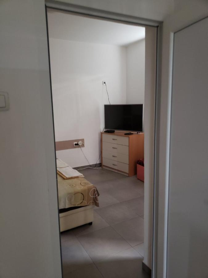 Apartments Petricevic ストモレ エクステリア 写真