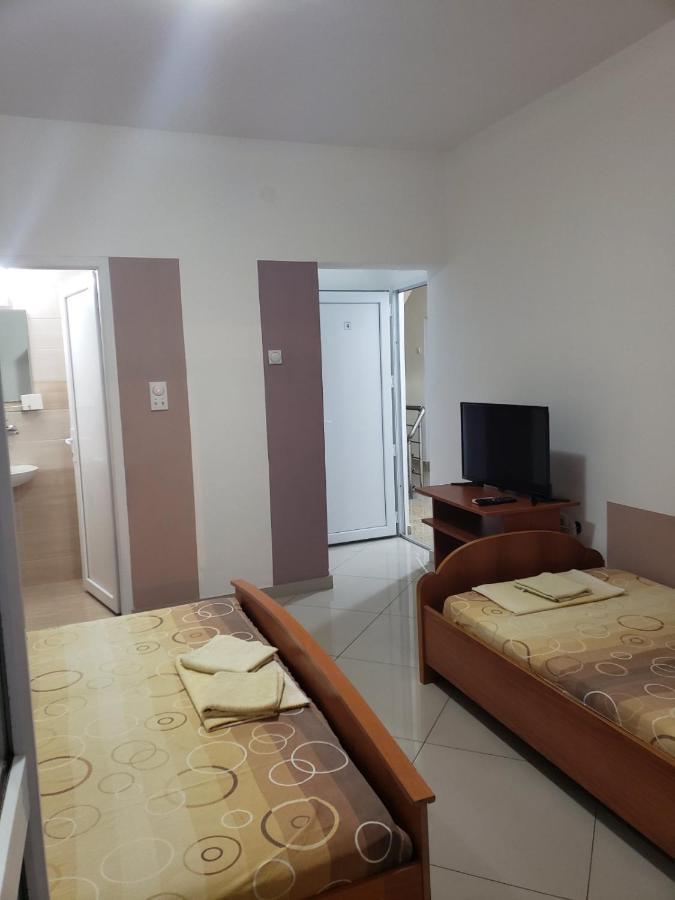 Apartments Petricevic ストモレ エクステリア 写真