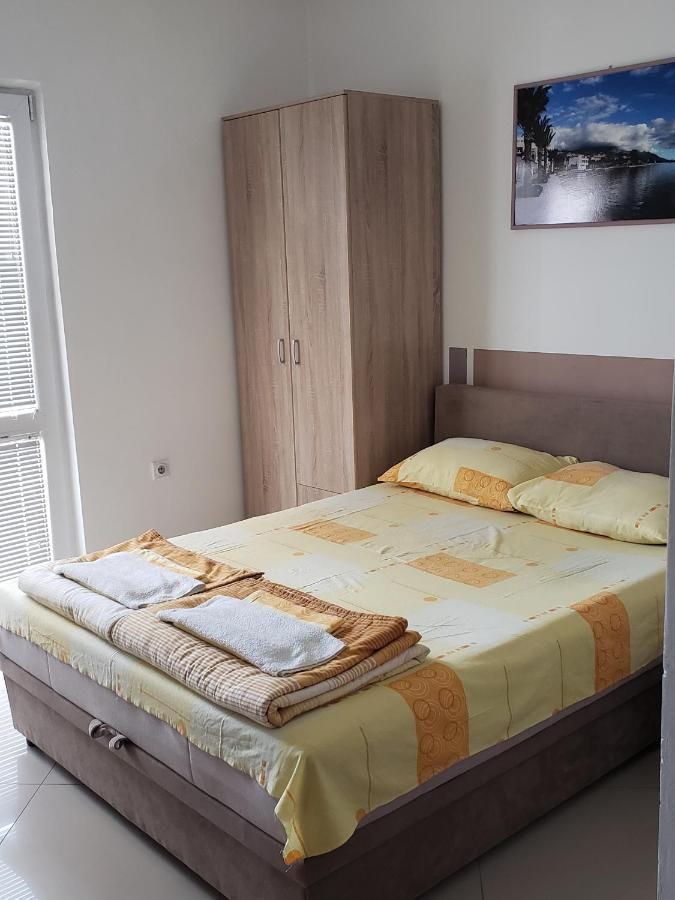 Apartments Petricevic ストモレ エクステリア 写真