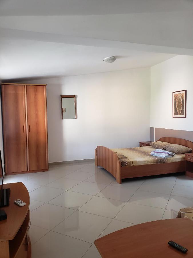 Apartments Petricevic ストモレ エクステリア 写真
